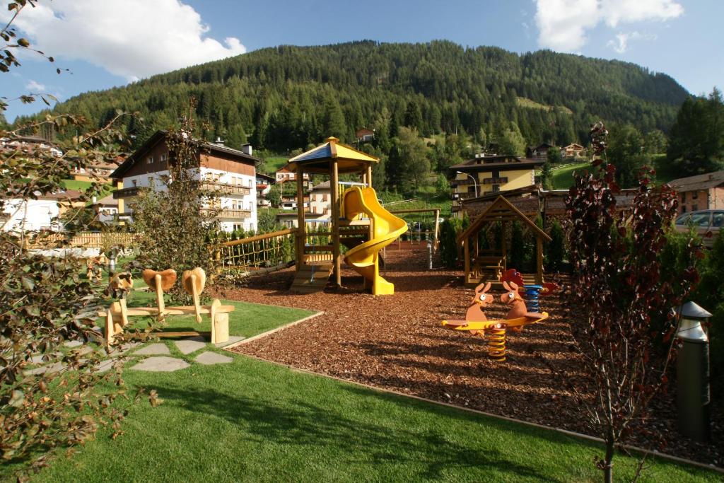 Aparthotel Adler 4* in Moena - Fixtermine