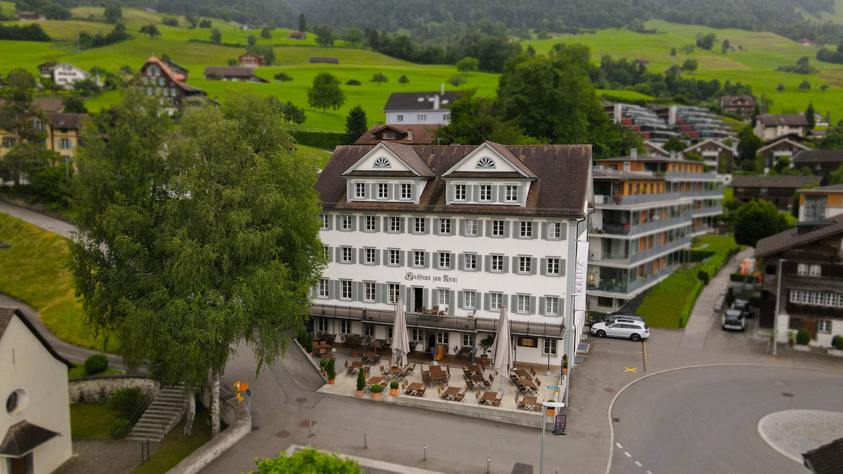 Hotel Kreuz in Sachseln am Sarnersee – Luftaufnahme