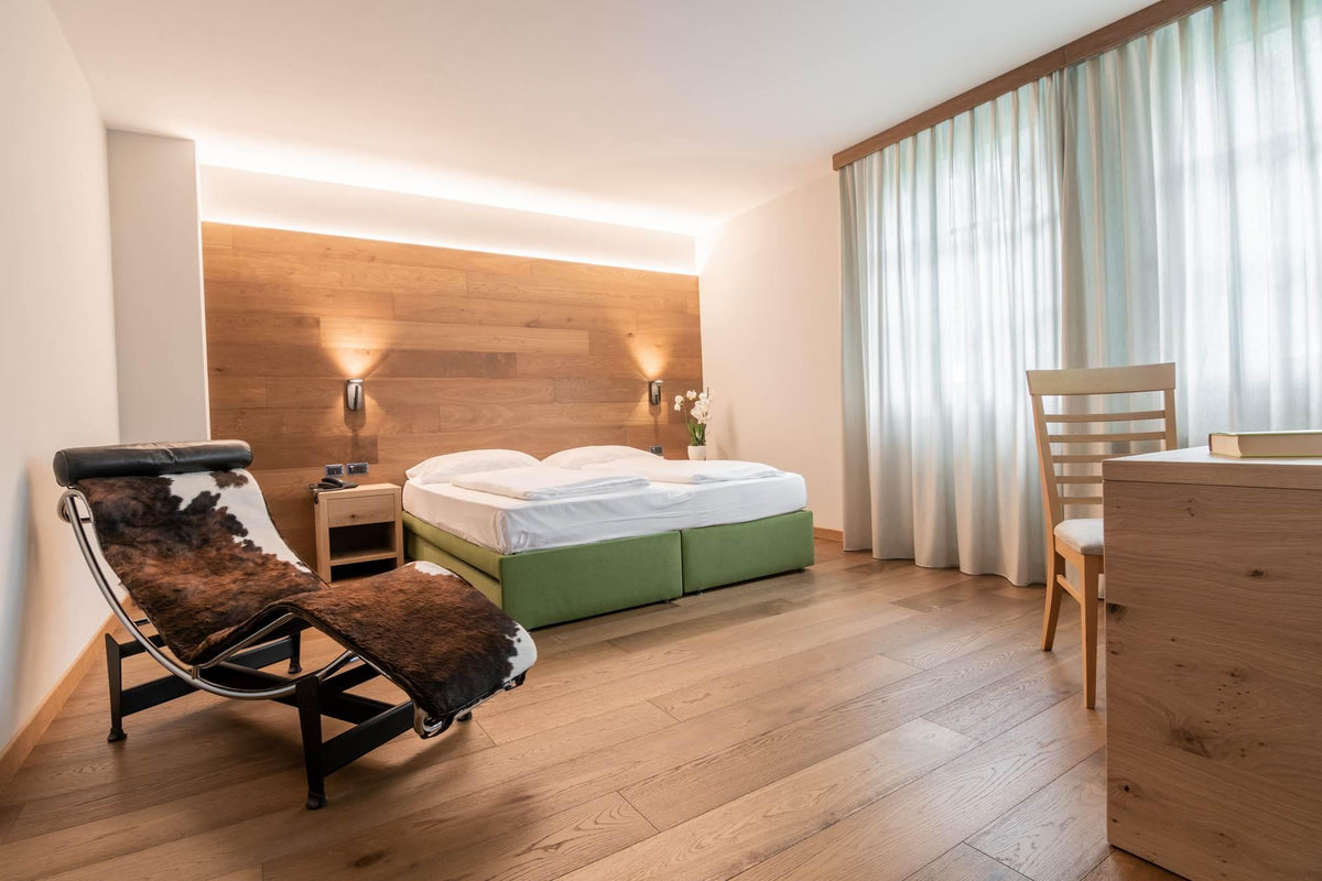 Doppelzimmer im modernen Alpenstil