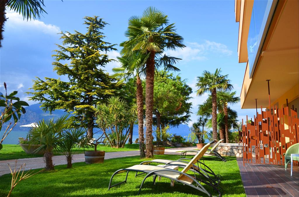 Hotel Du Lac 4*s in Brenzone on Lake Garda | Relax Attitude Hotel