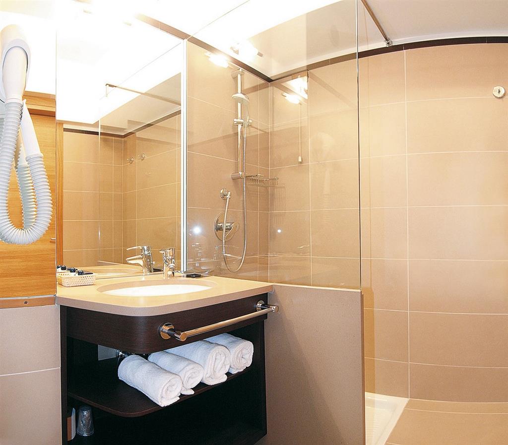 Hotel Du Lac 4*s in Brenzone on Lake Garda | Relax Attitude Hotel