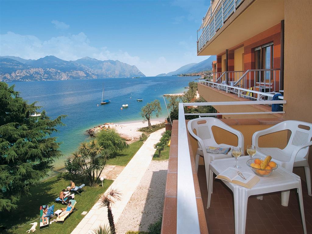 Hotel Du Lac 4*s in Brenzone on Lake Garda | Relax Attitude Hotel